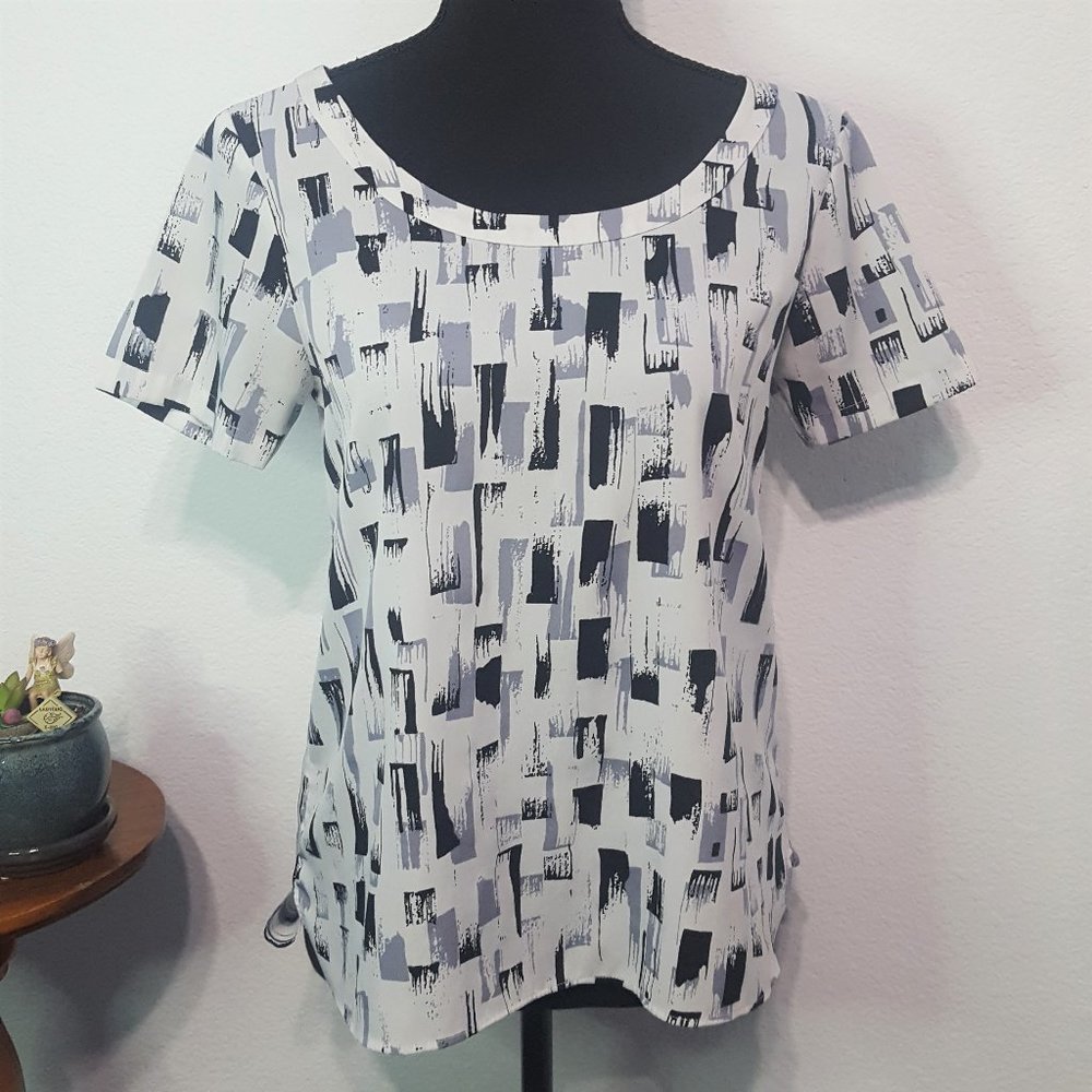 Banana Republic Short Sleeve Career Blouse